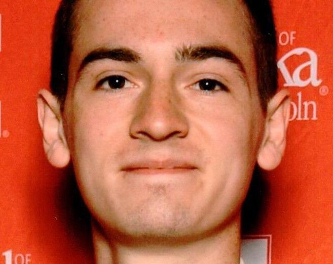 Un cântăreț iubit a murit într-un accident de mașină 