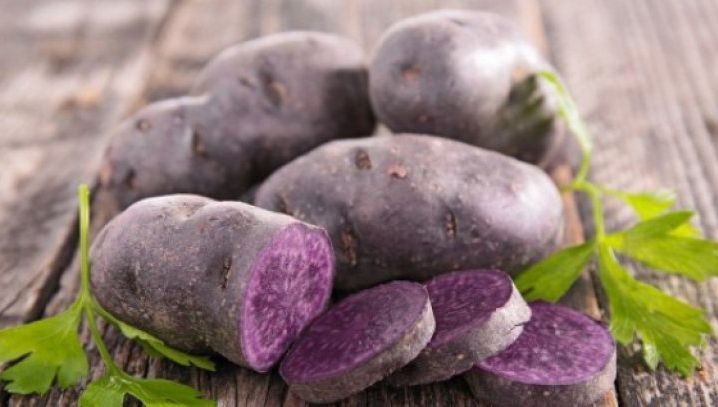 Adevărul despre cartofii mov din supermarketuri: Ce conţin, de fapt, aceştia?