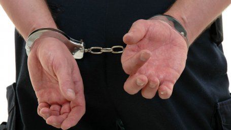 A vrut să îşi ciopârţească soţia cu securea. Ce a urmat? Nimeni nu se aştepta!