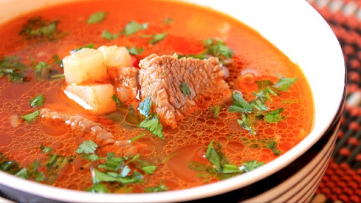 Cum faci cea mai bună ciorbă de văcuţă cu legume. Ingredientul secret