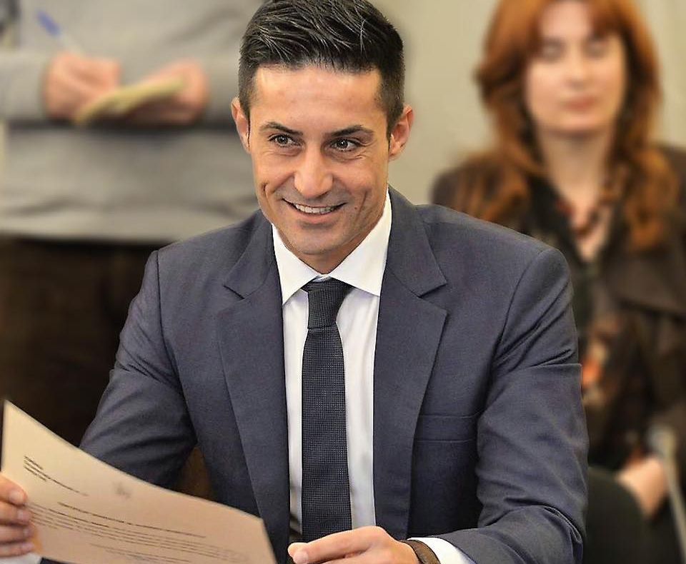 Claudiu Manda, criticat de un coleg din comisia SRI. Îl suspectează că ar fi ofiţer acoperit