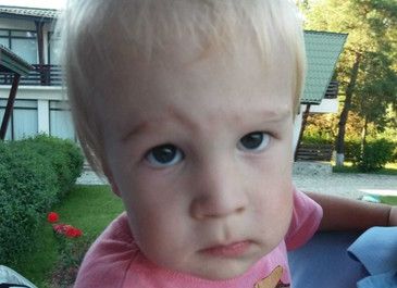 Procurorii au descins la Sanador. Încep audierile în cazul copilului mort după o operaţie banală 