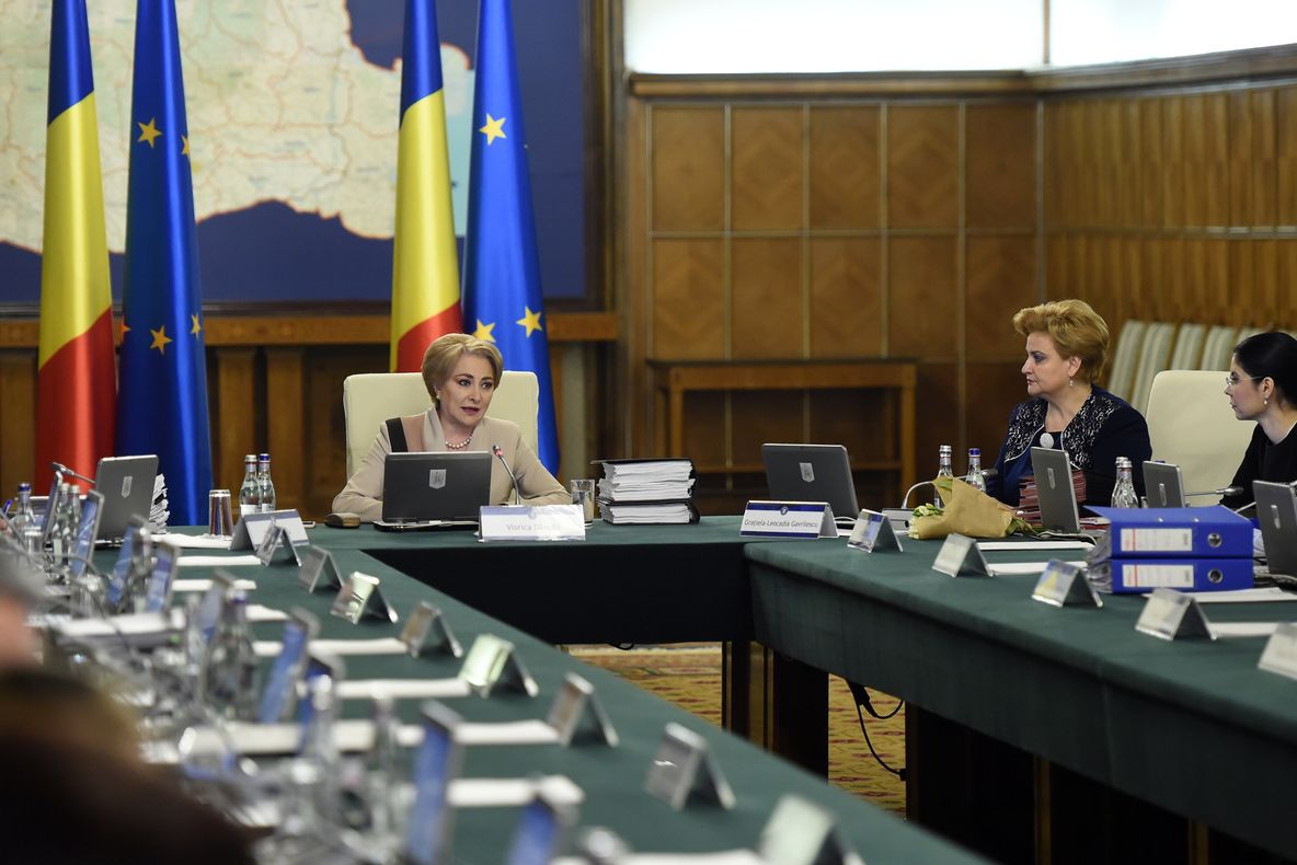 Remanierea Guvernului, gata până duminică. Cine este pe făraș