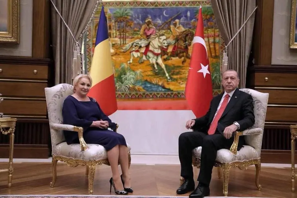 Glumele care au circulat pe Facebook, după vizita lui Dăncilă în Turcia: "Răpirea din Serai"