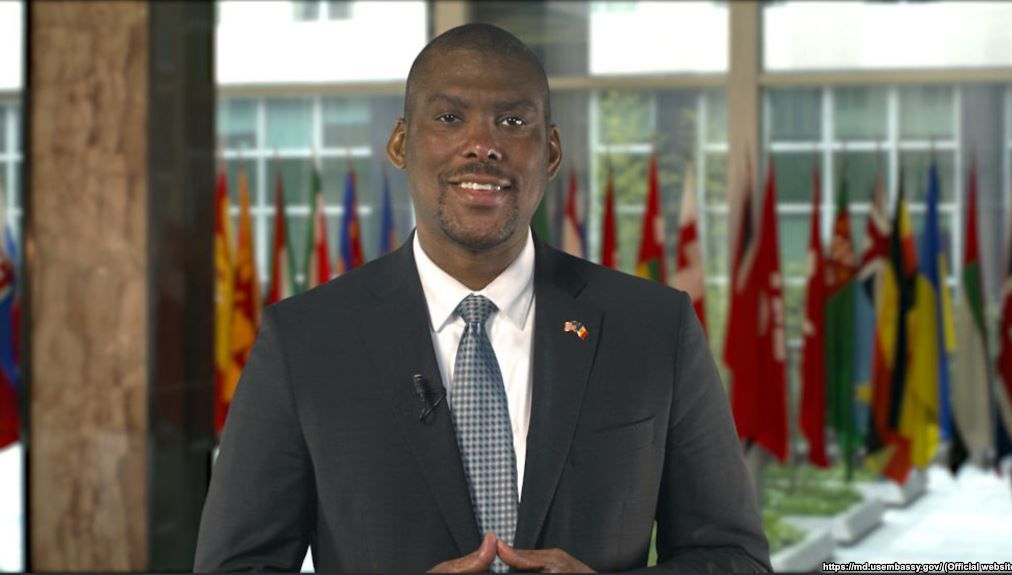 Noul ambasador al SUA la Chișinău vorbește româna mai bine decât mulți politicieni de la noi