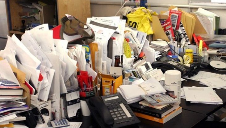 Eşti dezordonat şi vorbeşti urât? Ce ar trebui să le spui celor care îţi reproşează asta