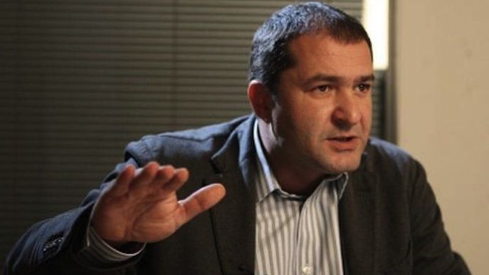 De ce justiţia din România menţine mandatul de arestare pentru Elan Schwartzenberg, fugit din ţară