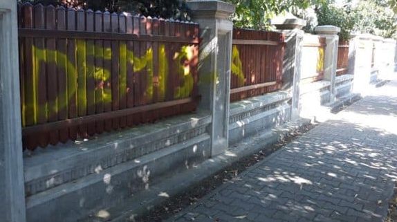 Dragnea și-a pus camere de supraveghere în toți copacii de la conac