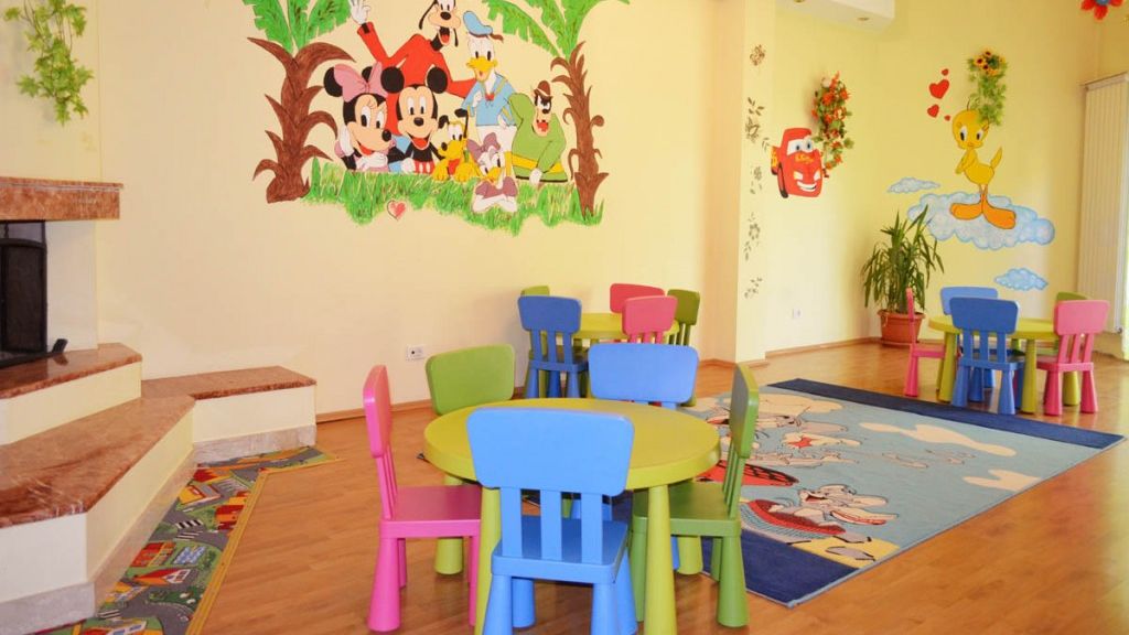 Focar de COVID-19 la o grădiniţă privată din Timişoara! Trei copii și două îngrijitoare, depistați pozitiv