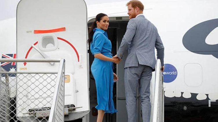 Prinţul Harry a ciupit-o de fund pe Meghan Markle