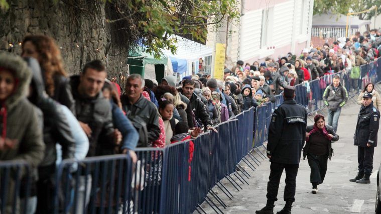 Deşi mai sunt 7 zile până la sărbătoarea Sfintei Parascheva, mii de pelerini au ajuns deja la Iaşi