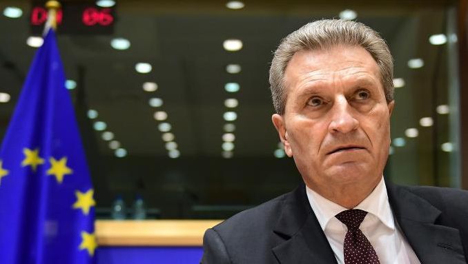 Omul care împarte banii în UE, comisarul Gunther Oettinger, vizită-fulger în România 