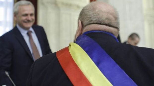 Pensiile speciale ale aleşilor, amânate de la dezbaterea CCR