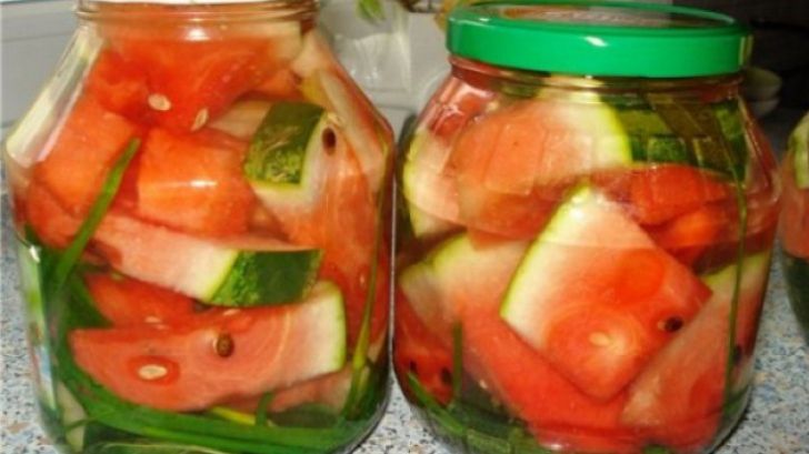 Pepene verde murat la borcan: O reţetă deliciosă pentru iarnă
