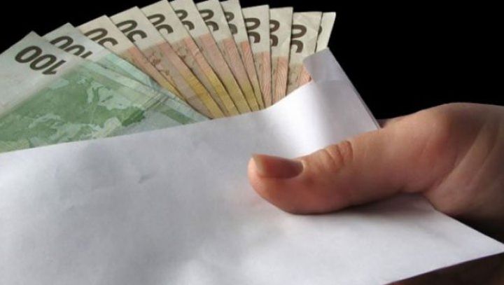 Șefă din Fisc, prinsă de DNA când lua mită de la un om de afaceri