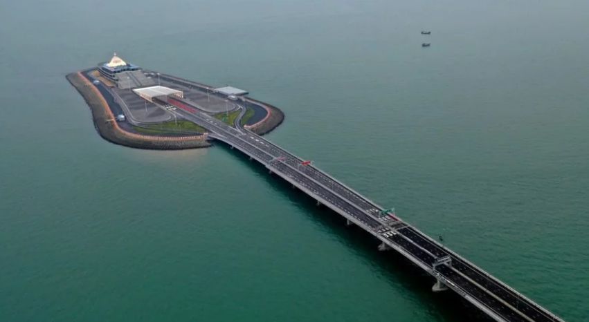 China a construit cel mai mare pod maritim din lume: 55 km. Imagini fabuloase cu proiectul mamut