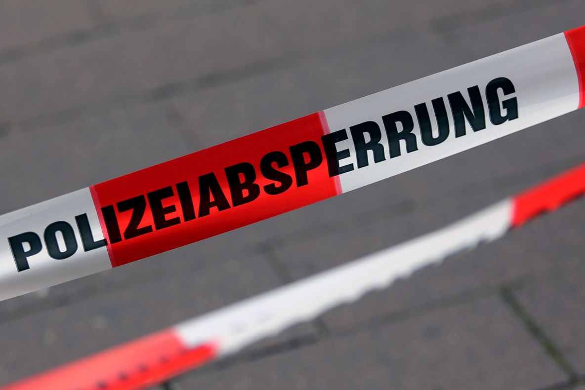 Austria. Trei români loviți intenţionat de o mașină, în faţa unui club