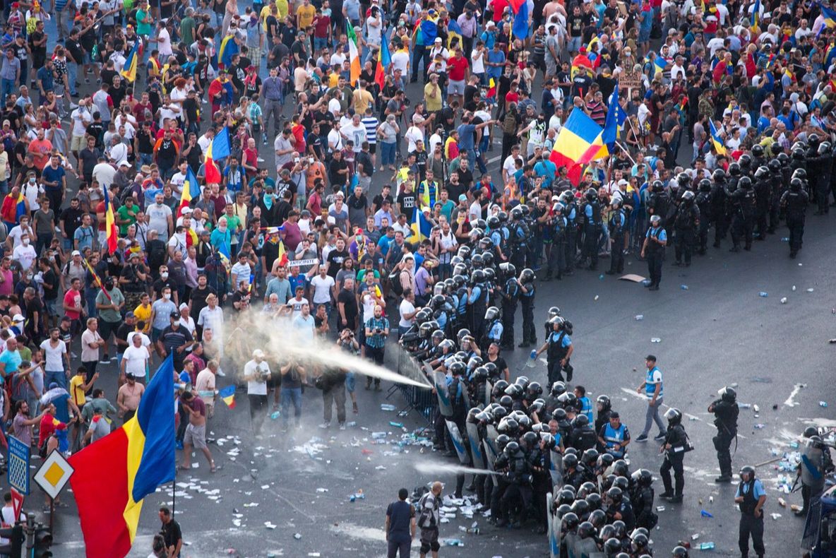 Protestatari arestaţi pentru că au agresat jandarmi la "Mitingul Diasporei" din 10 august 