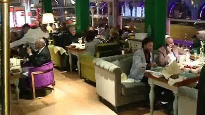 Mai multe vedete au mers la inaugurarea unui restaurant libanez în București