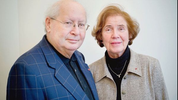 Un refugiat român, "vânătorul de nazişti", a fost premiat de Emmanuel Macron