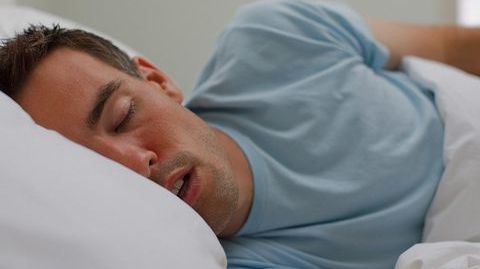 Dormi doar şase ore pe noapte? Iată la ce risc te expui