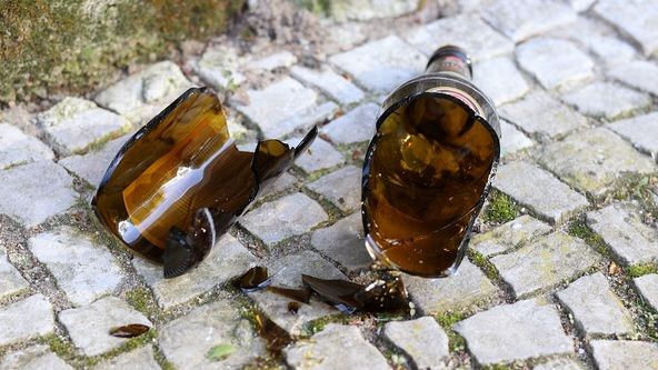 Se întâmplă în Teleorman! 7 femei s-au bătut în faţa unei şcoli, sub ochii copiilor