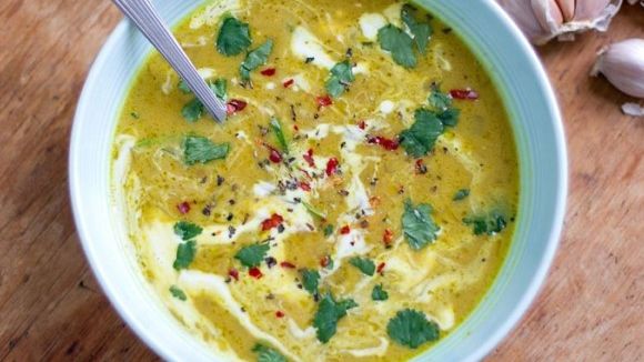 Supa antibiotic care te scapă de răceală şi gripă! Iată cum să o prepari pas cu pas