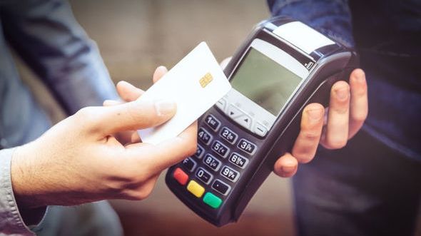 A luat taxi-ul până la Roma. Cât i-a afișat aparatul că are de plată