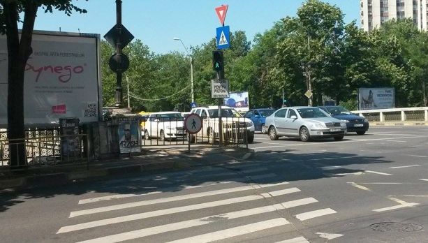 Traficul rutier de la intersecţia Eroilor cu Eroii Sanitari, redeschis