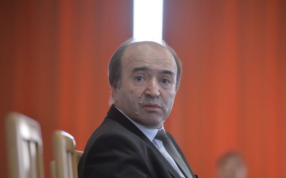 Tudorel Toader, ironizat "într-o lume normală" de Marian Godină 