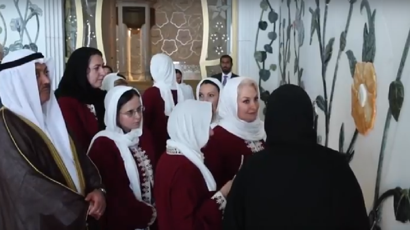 Viorica Dăncilă, apariţie de senzaţie în veşminte islamice