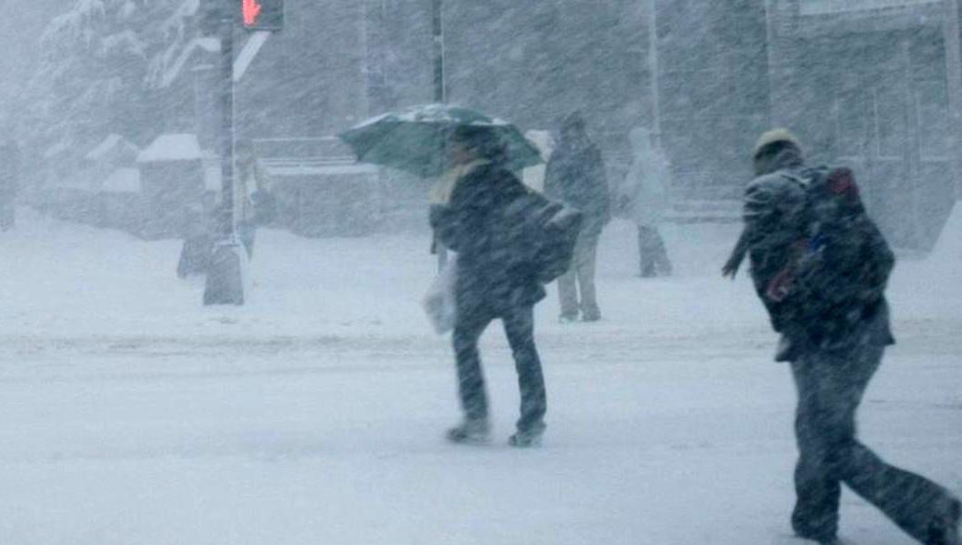 Avertisment meteo! Vortexul polar aduce strat mare de zăpadă, temperaturi scăzute și viscol