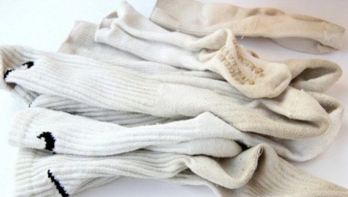 Cel mai simplu truc de albire a șosetelor