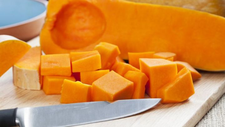 Cum să cureţi corect un dovleac în 6 paşi simpli