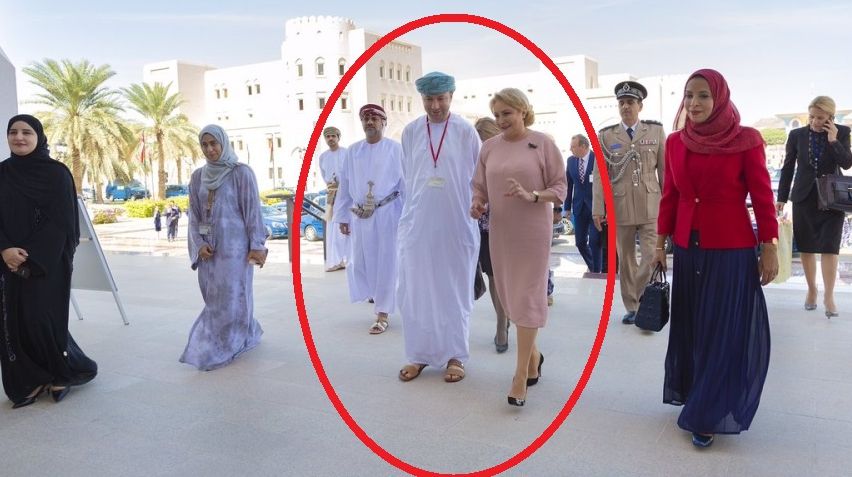 Între timp, în Sultanatul Oman... doamna Dăncilă mai face turul unui muzeu FOTO 