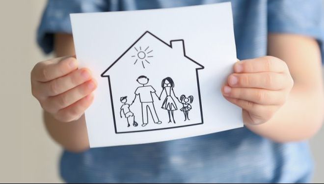 Procedurile de adopţie, simplificate. Stimulent financiar de 900 de lei pentru părinţii adoptivi