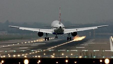 Cinci curse aeriene au fost deviate de la Cluj-Napoca la Sibiu, din cauza ceţii