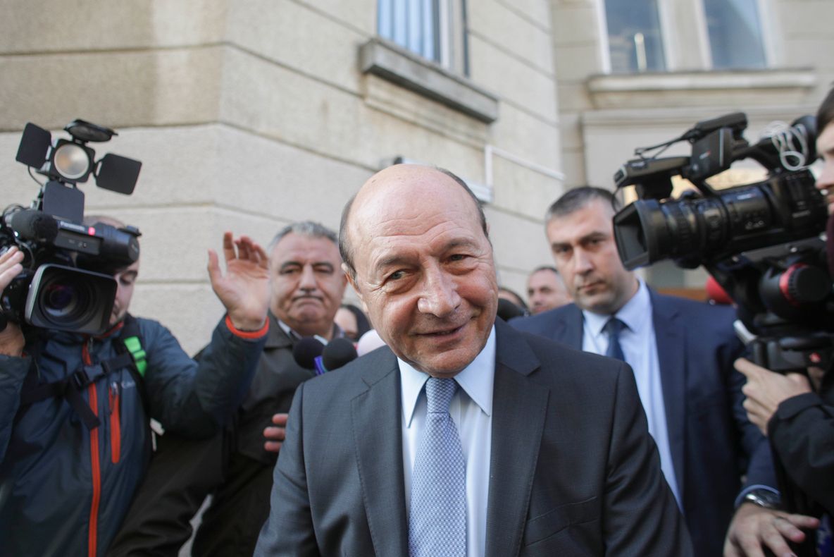 Băsescu aruncă în aer scena politică. Ce mesaje trimit ambsadorii statelor UE în țările de origine