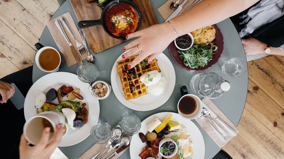 Ce sa mananci la micul dejun ca sa scapi de KILOGRAMELE in plus! 