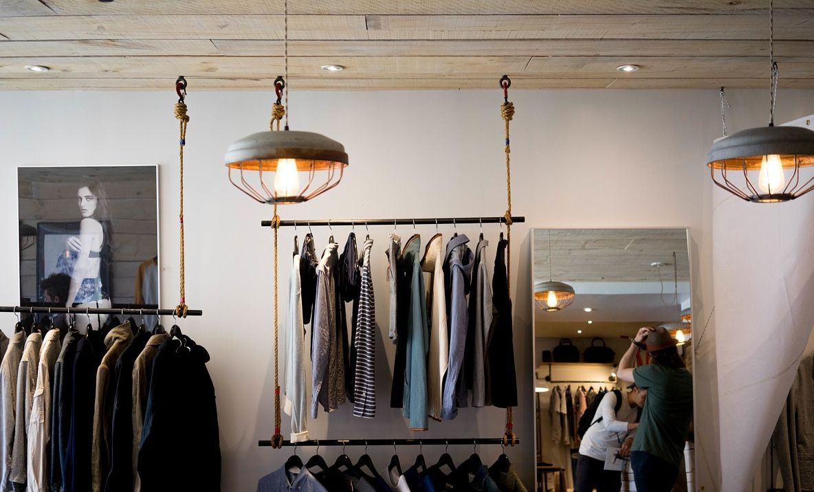 Black Friday la haine. Oferte la pulovere și cardigane