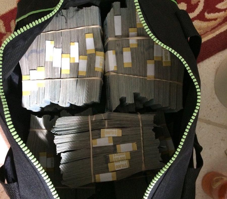 A cumpărat un container la 500 de dolari și a dat norocul peste el. A găsit o sumă uriașă de bani 