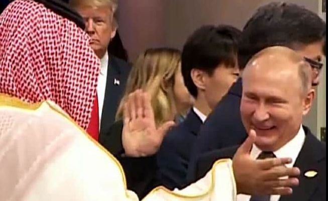 Vladimir Putin a dat high-five și a râs în hohote cu prințul moștenitor din Arabia Saudită 