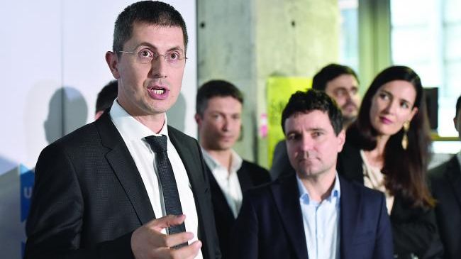 Preşedintele USR, discurs de centenar:"Dragi români, cred că norocul ni s-a terminat"