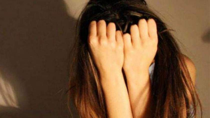 Drama româncei din Germania: I-a fost luată fiica de autorități pentru că e "prea atașată de mamă" - Copila, ridicată direct din băncile școlii