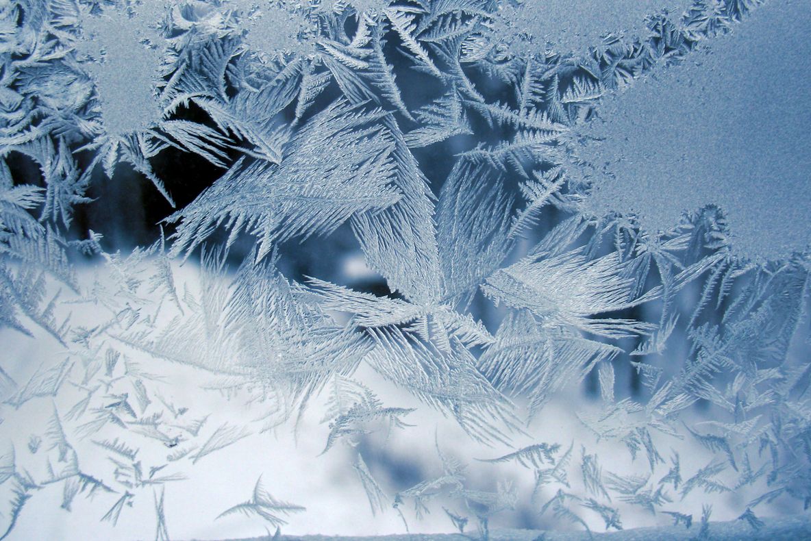 Ger de crapă pietrele de Sfântul Andrei și 1 Decembrie