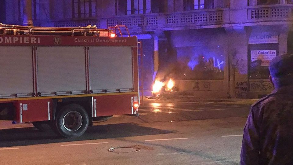 Incendiu pe Calea Griviţei, lângă DIICOT
