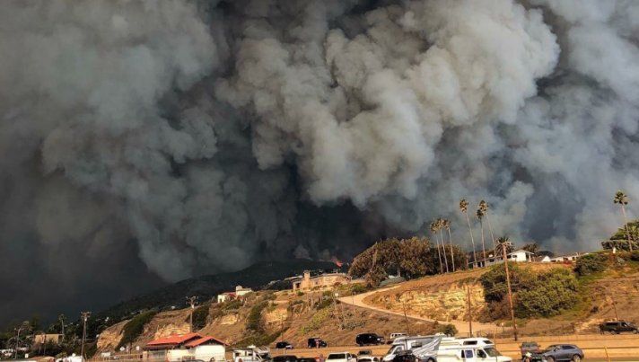 Incendiu devastator în California: Cel puţin 44 de persoane au murit