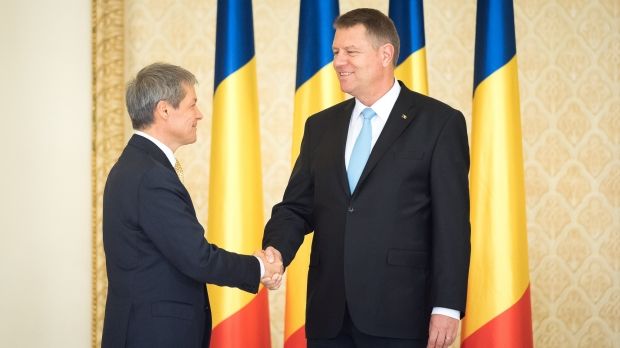 Schisma din Opoziţie, Cioloş îi dă brânci lui Iohannis?! 