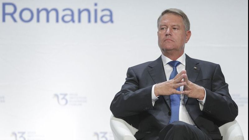 Iohannis taie panglica la legea privind "Autostrada Unirii"