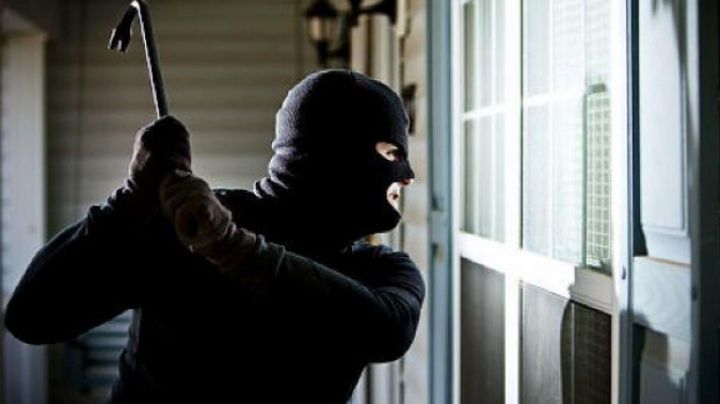 Jaf la Societatea de Transport Public din Tulcea. Hoţii au fugit cu banii de salarii